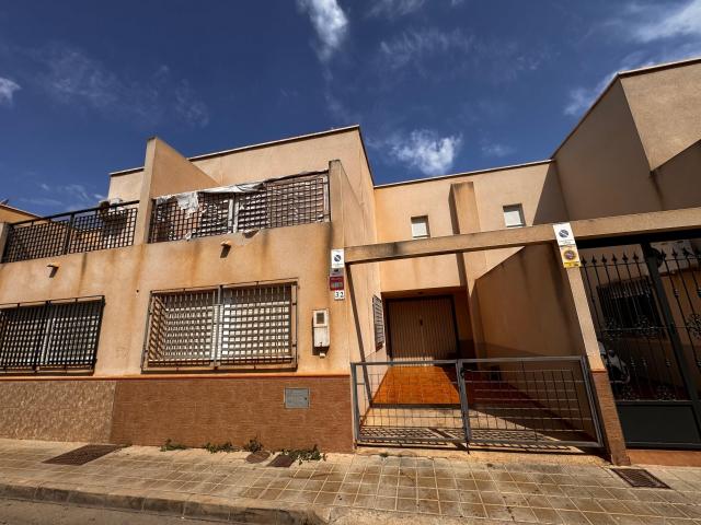 Casa adosada en C/ Ecija, Níjar Almería