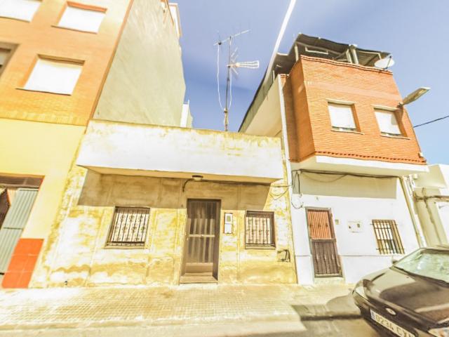 Casa adosada en C/ Oro