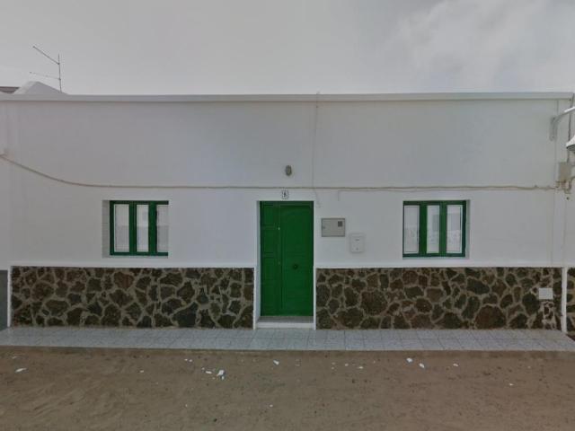 Casa adosada en C/ Punta de La Sonda Teguise Las Palmas
