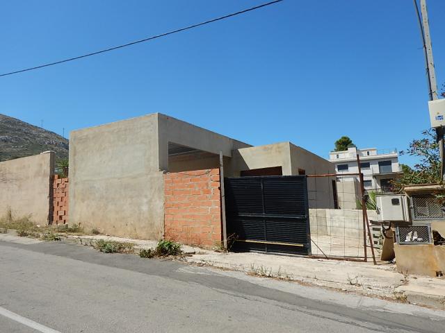 Casa adosada en construcción detenida en Ur Santo Domingo Chiva Valencia