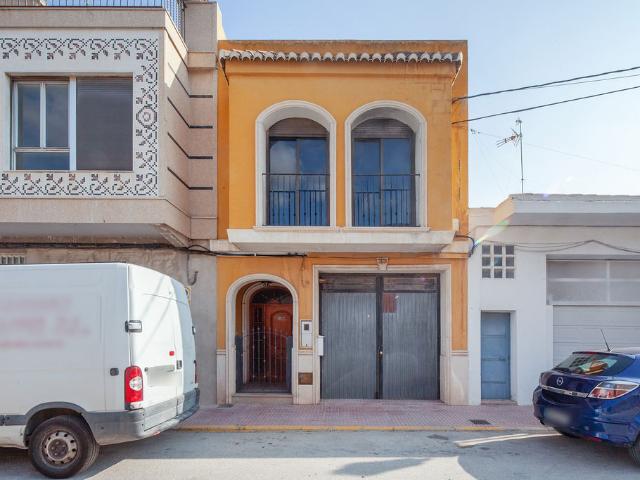 Casa adosada en calle San Vicente Ferrer, Llaurí