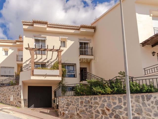 Casa adosada en Calle Palmito