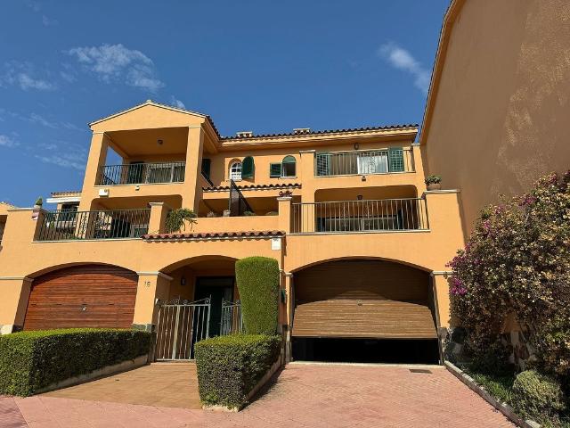 Casa adosada en alquiler en calle Carrasco i Formiguera, Sant Feliu de Guíxols, de 240 m² 3 habitaciones por 1.720