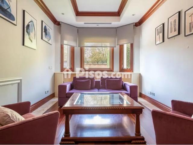 Casa adosada en alquiler en Calle >Av. de Fuentelarreina, Número >