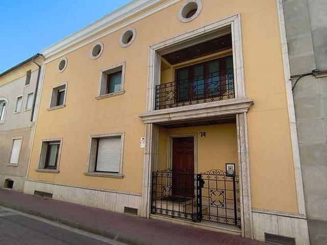Casa adosada en alquiler en calle De la Creueta, Sabadell, de 590 m² 5 habitaciones por 3.500