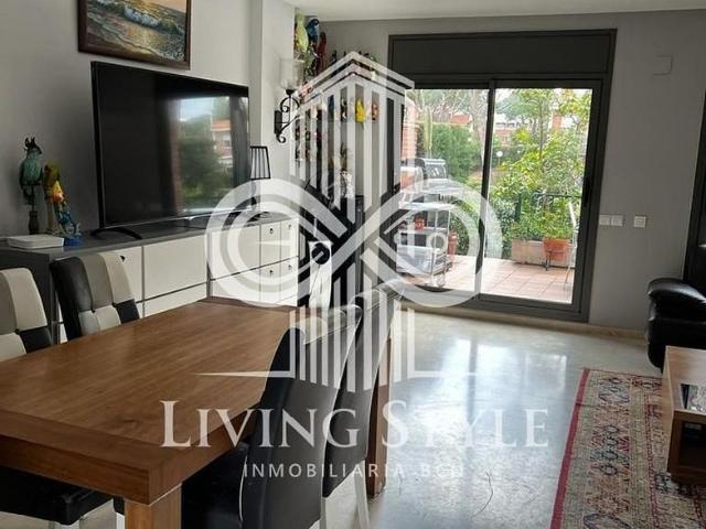 Casa adosada en alquiler en calle De Salou, Gavà, de 300 m² 5 habitaciones por 7.000