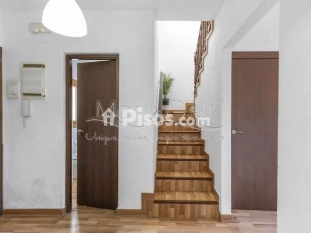 Casa adosada en alquiler en Calle de Tabarca