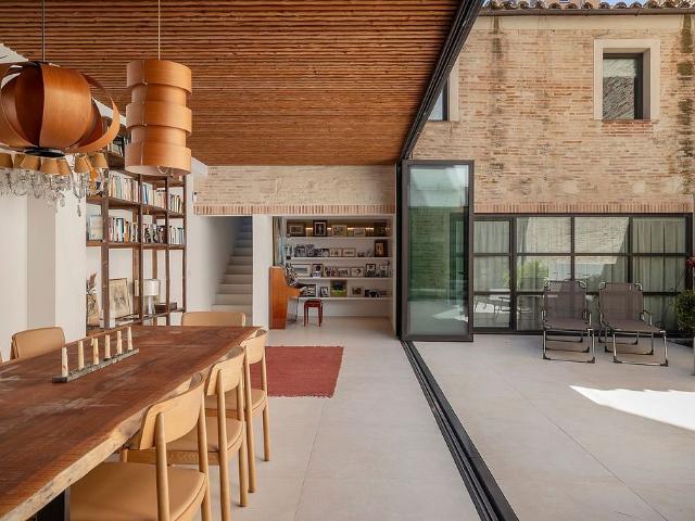Casa adosada en alquiler en calle De Terol, Barcelona, de 279 m² 3 habitaciones por 6.000