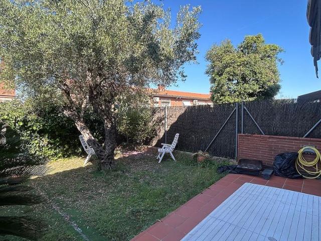 Casa adosada en alquiler en calle Del Maestrat, Sant Quirze del Vallès, de 165 m² 4 habitaciones por 1.900