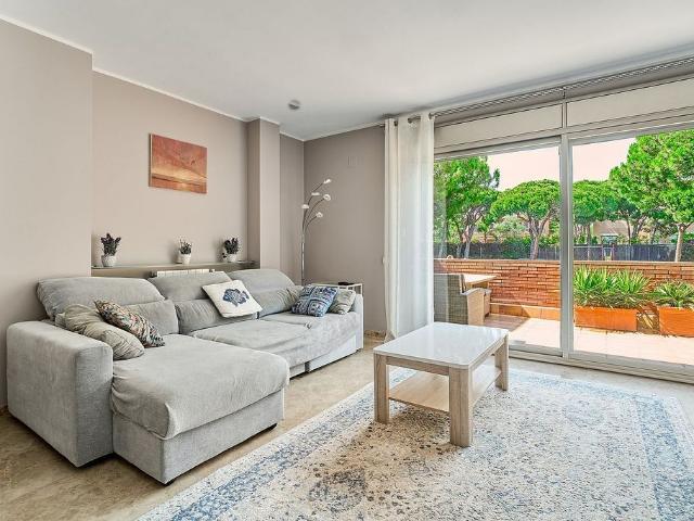 Casa adosada en alquiler en calle Dels Tellinaires, Gavà, de 320 m² 4 habitaciones por 6.500