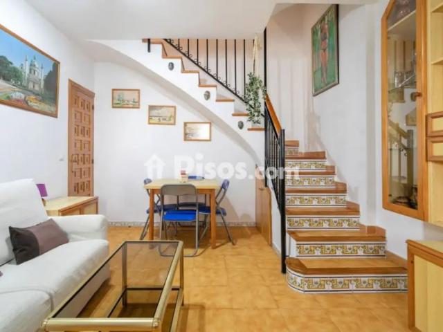 Casa adosada en alquiler en Calle Islas Canarias, 43