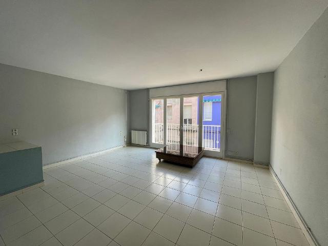 Casa adosada en alquiler en calle Sagunto, Badalona, de 135 m² 4 habitaciones por 1.695