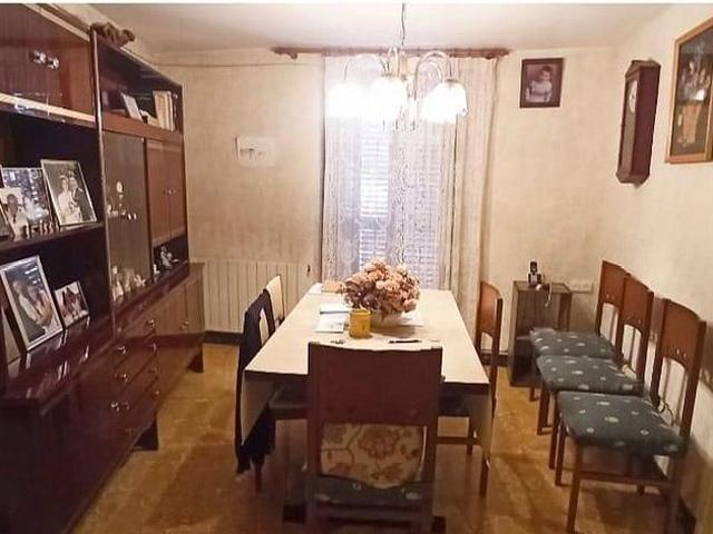 Casa adosada en alquiler en calle Sallent, Avinyó, de 164 m² 5 habitaciones por 950