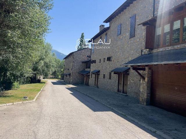 Casa adosada en alquiler en calle Segre, Isòvol, de 70 m² 3 habitaciones por 3.000