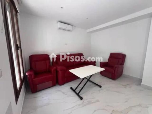 Casa adosada en alquiler en Calle Torrejón, cerca de Calle Horno