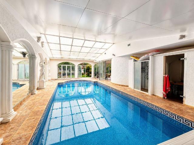Casa adosada en alquiler en Castelló d´Empúries, de 150 m² 4 habitaciones por 3.000