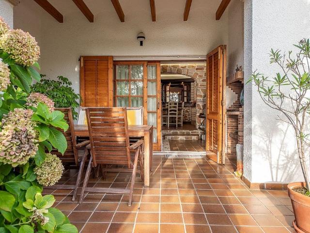 Casa adosada en alquiler en avenida Sant, Castell Platja d´Aro, de 154 m² 3 habitaciones por 2.150