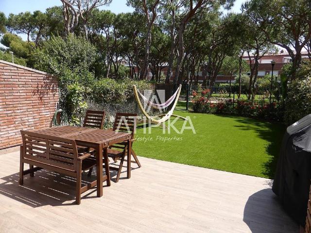 Casa adosada en alquiler en Gavà, de 307 m² 4 habitaciones por 6.200