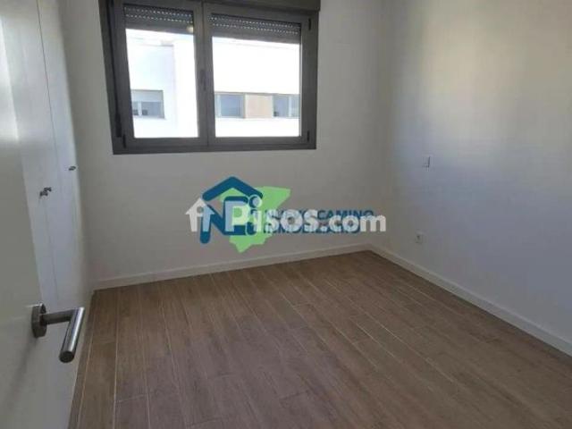 Casa adosada en alquiler en Getafe, los Molinos. Próximo A Renfe y Metro El Casar