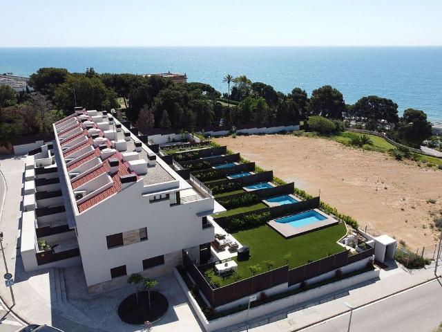 Chalet en alquiler en Montgat, de 160 m² 4 habitaciones por 4.200