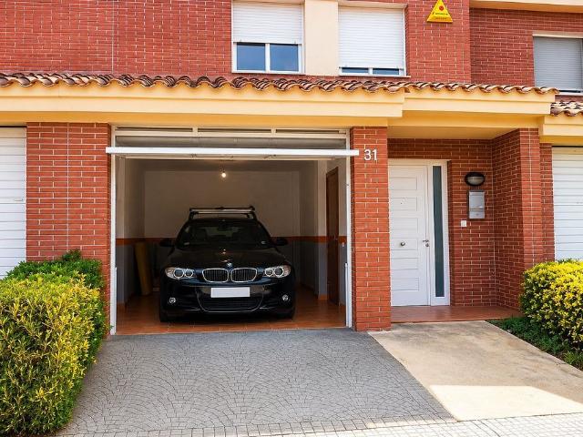 Casa adosada en alquiler en Sant Martí Sarroca, de 153 m² 4 habitaciones por 1.000