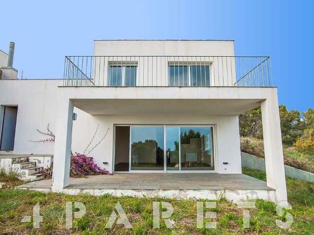 Casa adosada en alquiler en Santa Susanna, de 220 m² 5 habitaciones por 1.850
