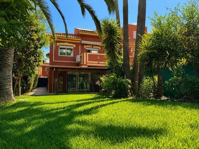 Casa Adosada en Atalaya Estepona