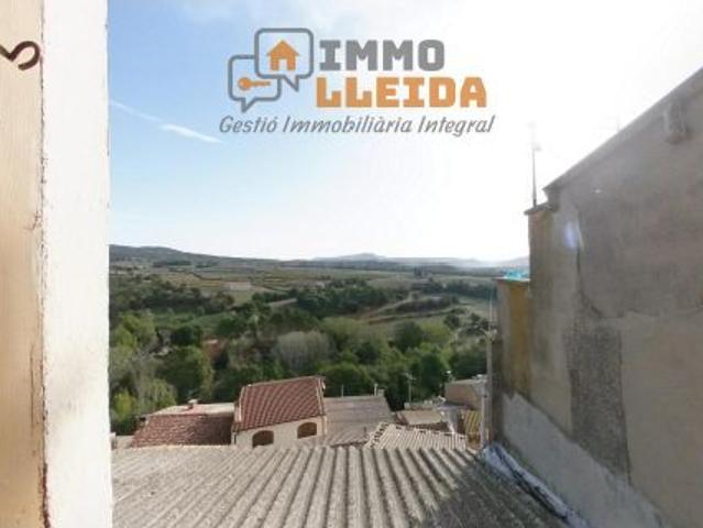 Casa adosada en Baldomar con bonitas vistas y en buen estado!