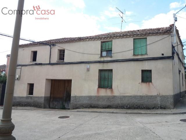 Casa adosada en Basardilla