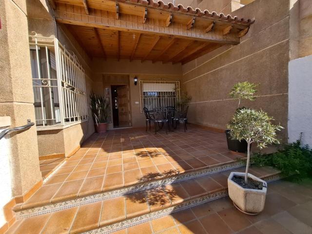 Casa Adosada en El Rubial, Águilas ¡Tu hogar junto al mar!