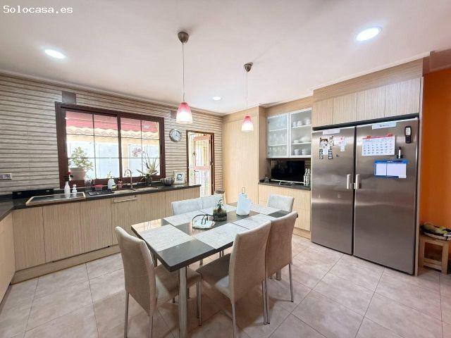Casa adosada en Los Balcones con amplia cocina y patios | Torrevieja