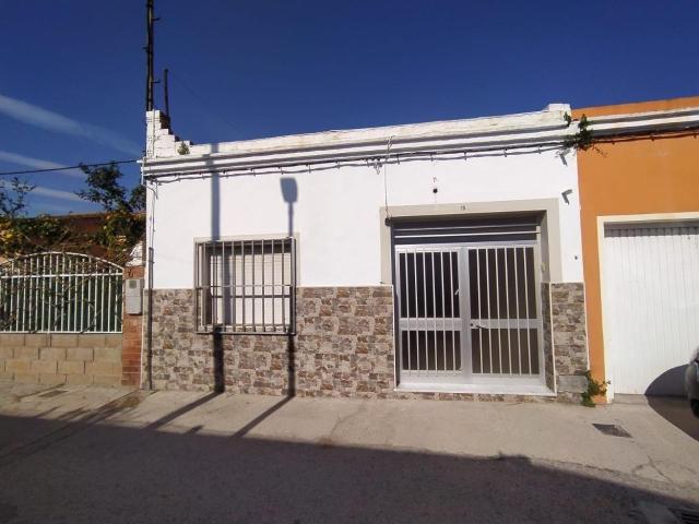 CASA ADOSADA EN MARENY DE BARRAQUETES