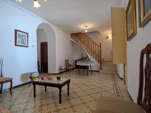 Casa Adosada en Pilas. Lista para Disfrutar!
