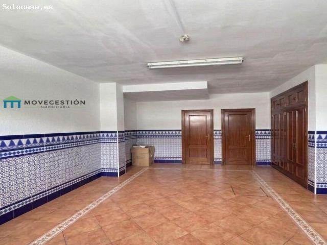 CASA ADOSADA EN UBRIQUE ?