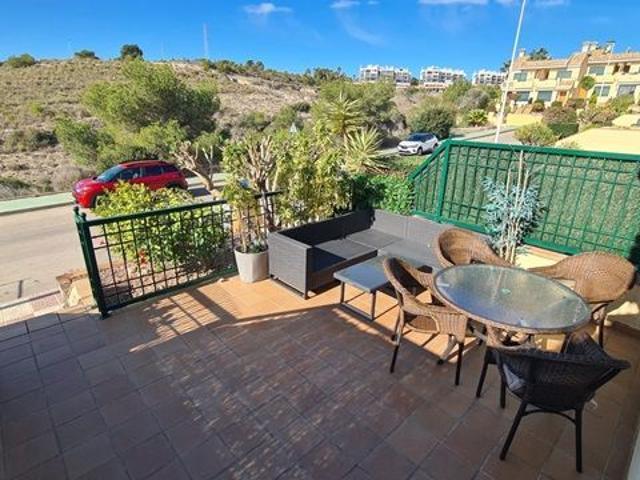 Casa adosada en venta. CAMPOAMOR R 5