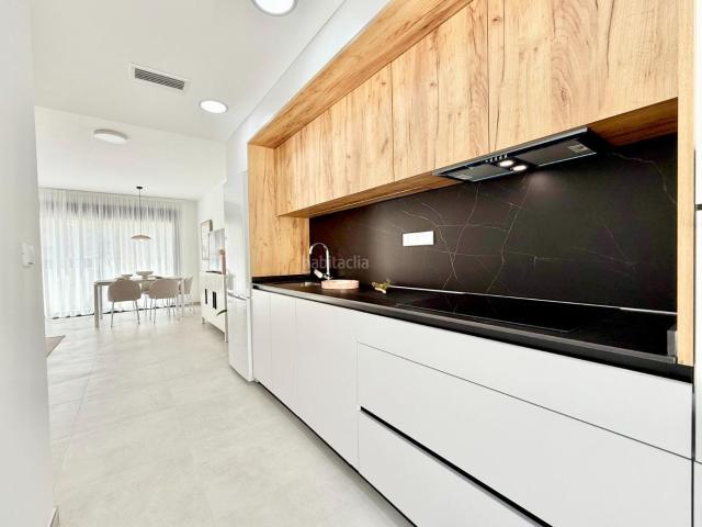 Casa adosada en venta en Cox. Adosados en venta en Cox con piscina comunitaria. Casas adosadas.