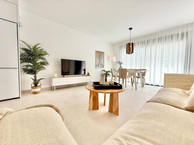 Casa adosada en venta en Cox. Casa adosada de nueva construcción de 2 y 3 dormitorios en Cox, Alicante Vida residencial moderna!. Casas adosadas.