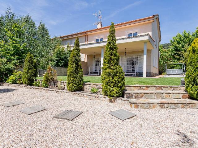 Casa adosada en Venta en Colegios