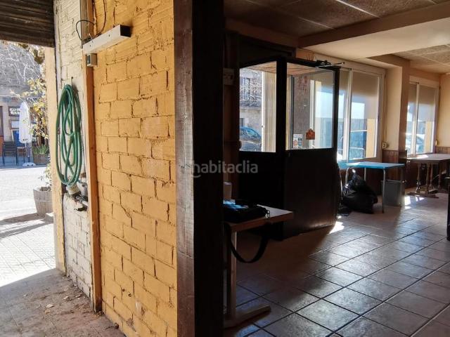 Casa adosada en venta en Collsuspina. Casa en venda per reformar. Casas adosadas.
