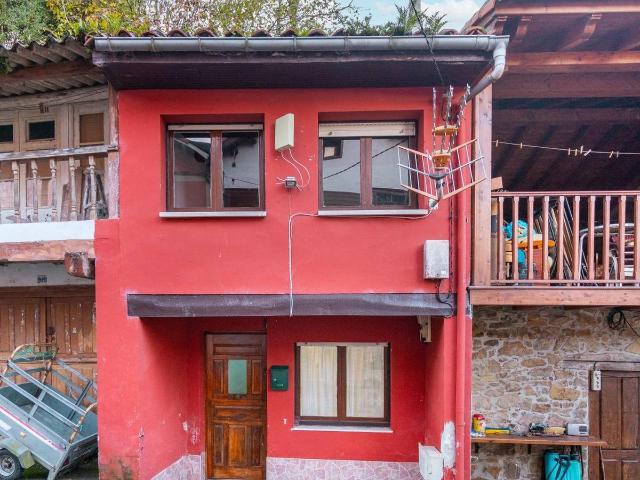 Casa adosada en Venta en Colunga
