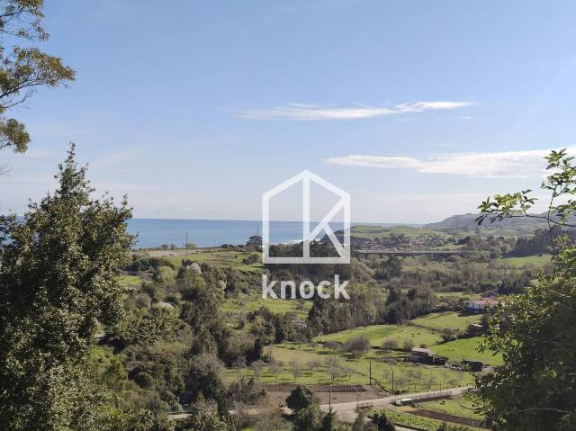Casa adosada en Venta en Colunga