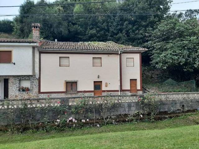 Casa adosada en Venta en Colunga