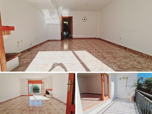 Casa adosada en venta en Coma ruga, Els Masos Els Garrofers Costa Dorada. Casa adosada en venta, 3 dormitorios, 2 baños, jardín privado y vistas al mar. Ideal para disfrutar del confort y la.