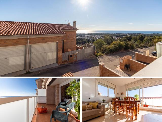 Casa adosada en venta en Coma ruga, Els Masos Els Garrofers Costa Dorada. Casa adosada esquinera con vistas al mar en Els Masos, El Vendrell. Casas adosadas.