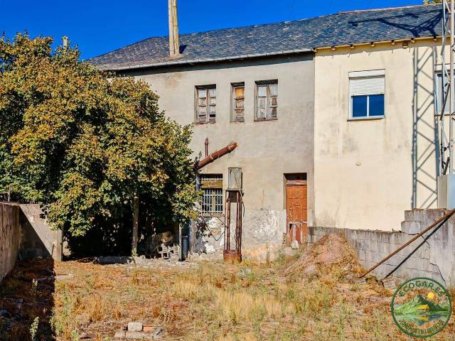 Casa adosada en Venta en Compostilla Columbrianos