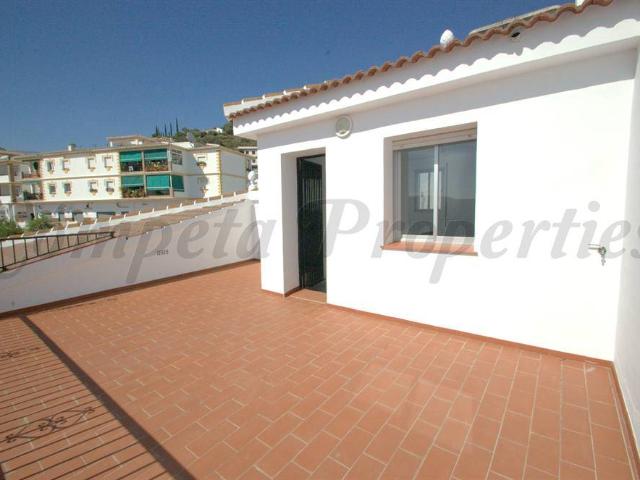 Casa adosada en Venta en Cómpeta