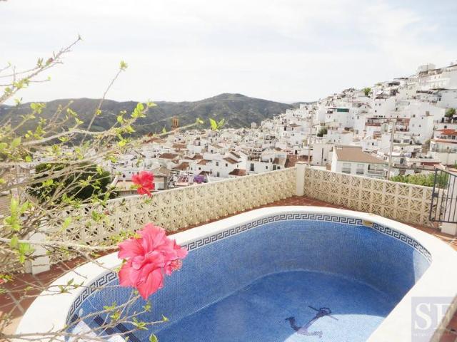 Casa adosada en Venta en Cómpeta