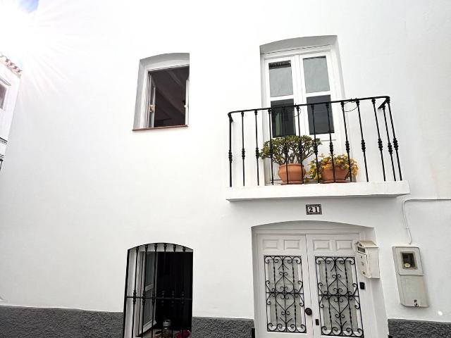 Casa adosada en Venta en Cómpeta
