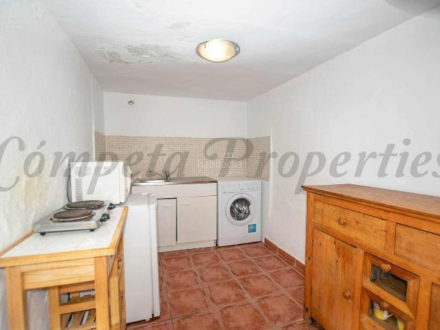 Casa adosada en venta en Cómpeta. Casa de pueblo con terraza en Cómpeta. Ubicacion céntrica. Casas adosadas.