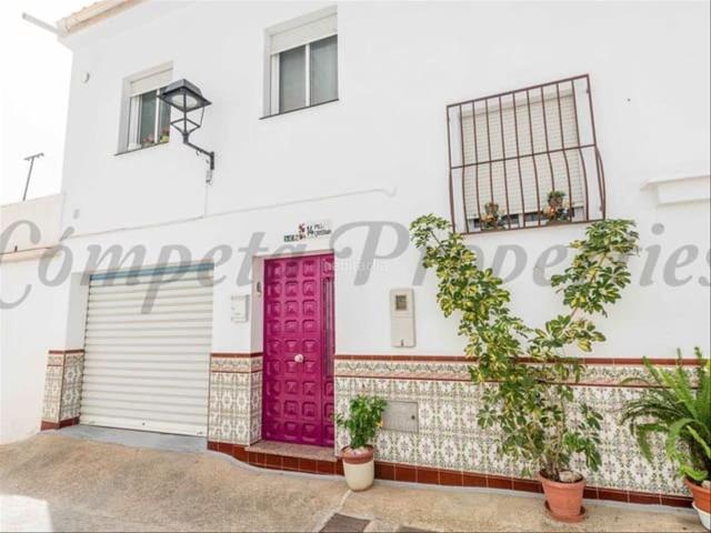 Casa adosada en venta en Cómpeta. Casas adosadas.
